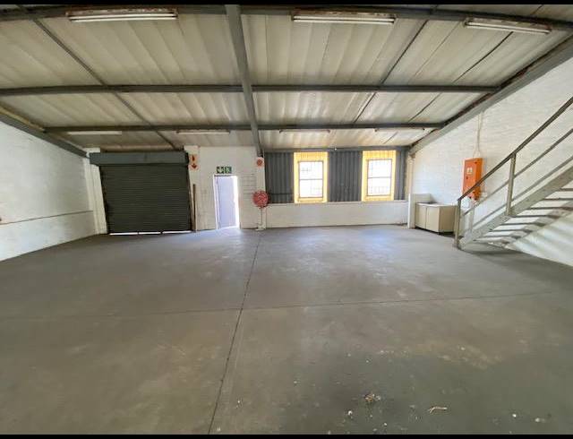228M² WAREHOUSE TO LET IN PHOENIX INDUSTRIAL